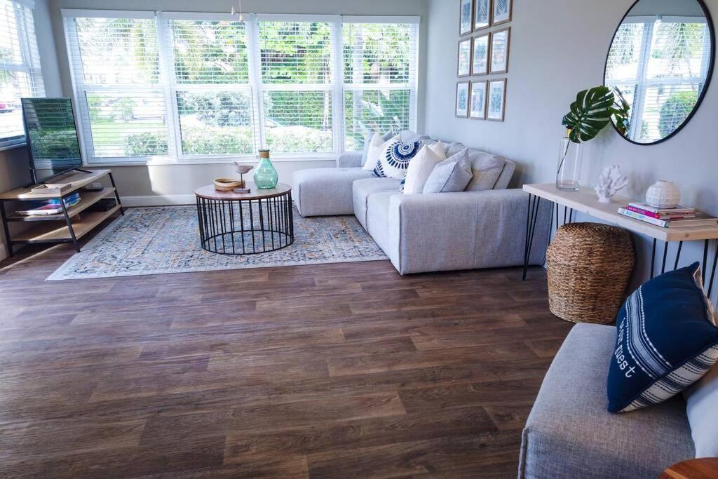 The Beach House At Seascape Steps From The Beach, Marina And Shops! West Palm Beach Buitenkant foto