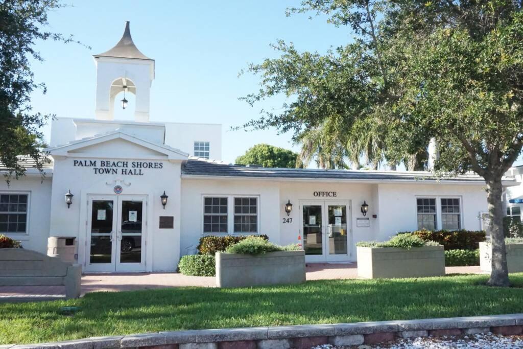 The Beach House At Seascape Steps From The Beach, Marina And Shops! Villa West Palm Beach Buitenkant foto